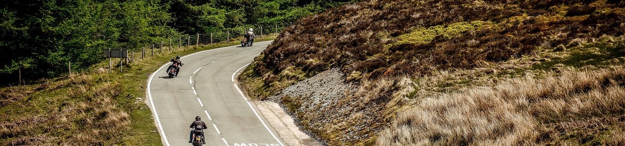 Tourisme à moto – le guide ultime pour les débutants